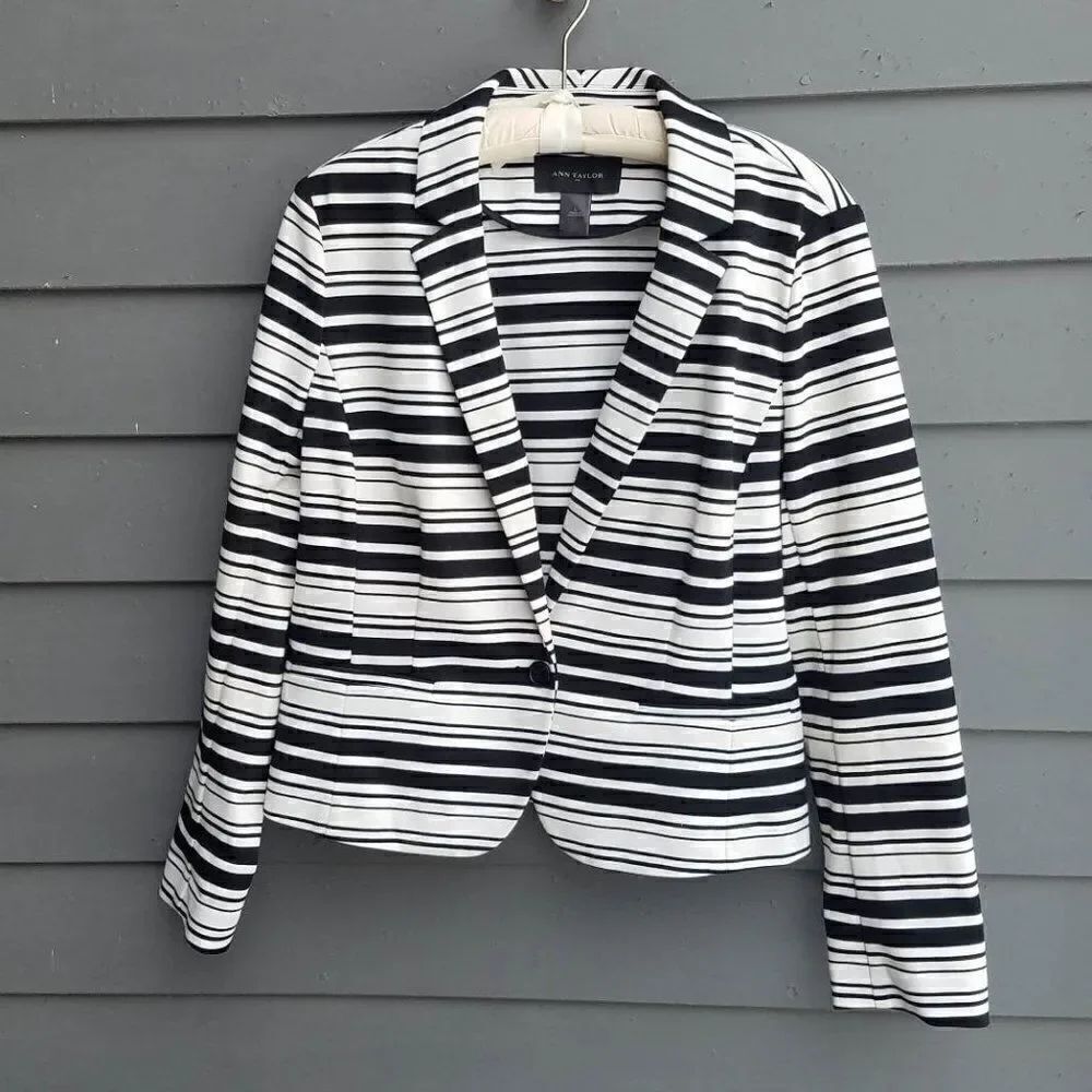 Ann Taylor Factory Black White Knit Jacket size large